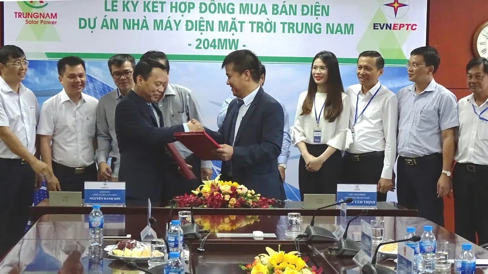 Công ty Mua bán điện ký kết mua điện mặt trời của Trung Nam Group 