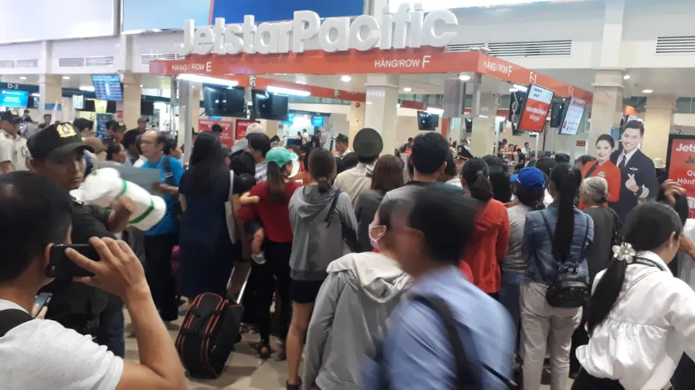 Jetstar Pacific hủy chuyến, bồi thường 200.000 đồng/vé, hàng trăm hành khách bức xúc