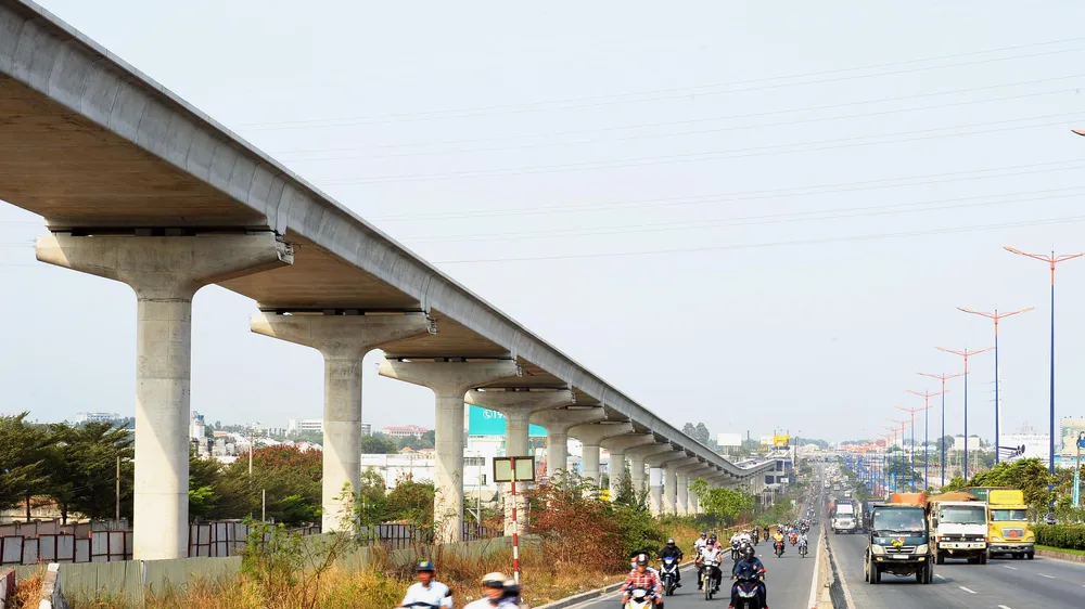 Tuyến Metro số 1 Bến Thành - Suối Tiên thi công cầm chừng vì chưa được cấp vốn. Ảnh QUỐC HÙNG