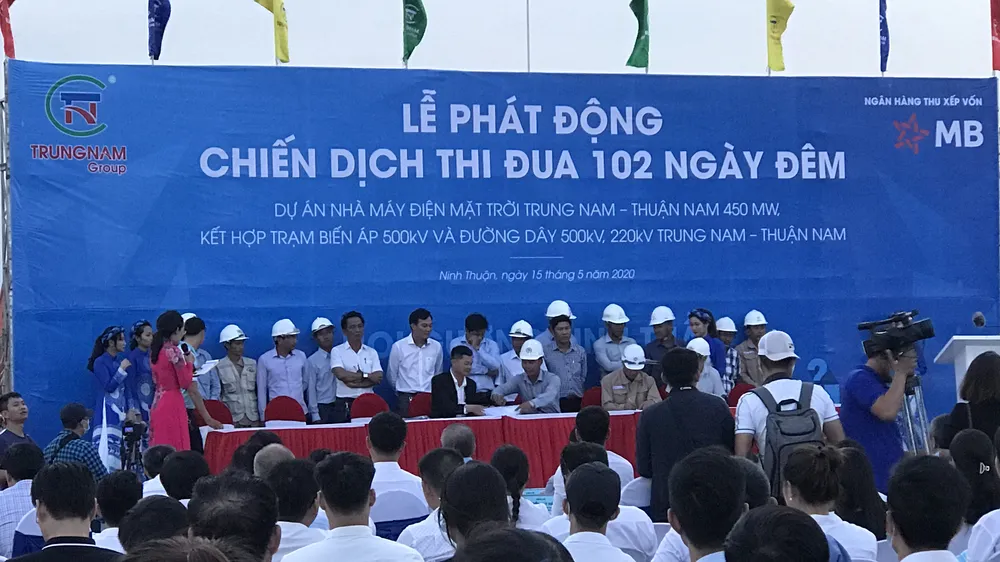 Thi đua 102 ngày đêm hoàn thành dự án Nhà máy điện mặt trời Trung Nam – Thuận Nam