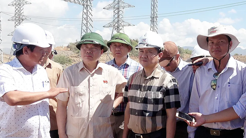 Kiểm tra tiến độ dự án Nhà máy điện mặt trời Trung Nam - Thuận Nam 450MW