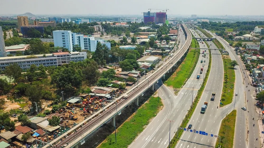 Tuyến metro số 1 Bến Thành - Suối Tiên lại thêm 2 gối cao su lệch vị trí
