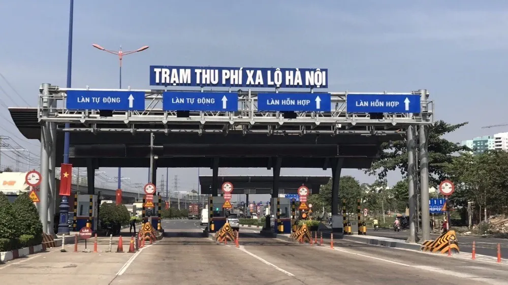 TPHCM tạm dừng thu phí tại tất cả các trạm. Ảnh: QUỐC HÙNG