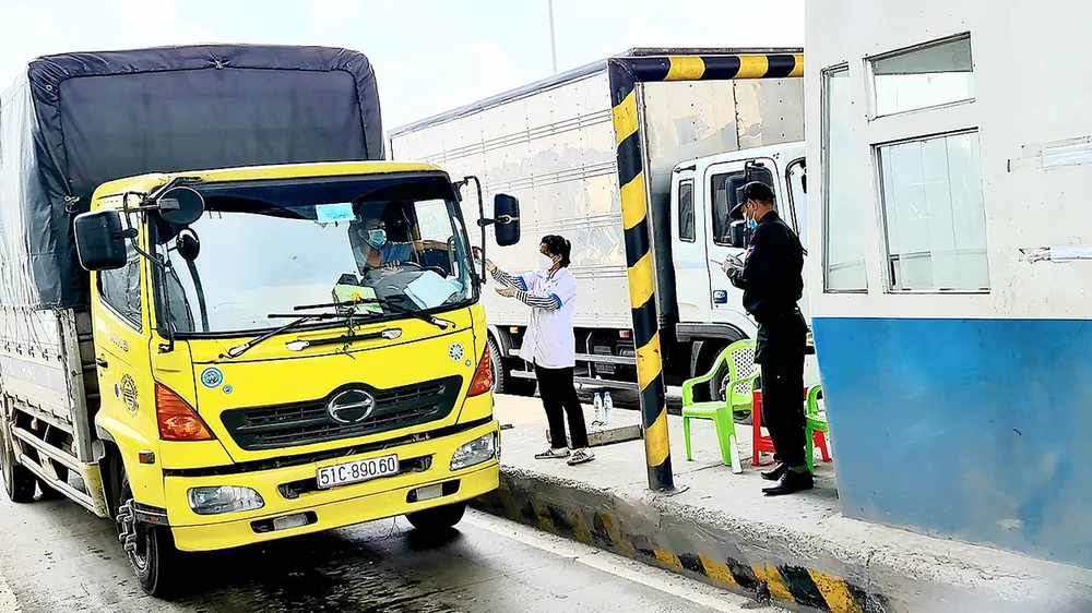 TPHCM không kiểm tra giấy xét nghiệm SARS-CoV-2 đối với tài xế 