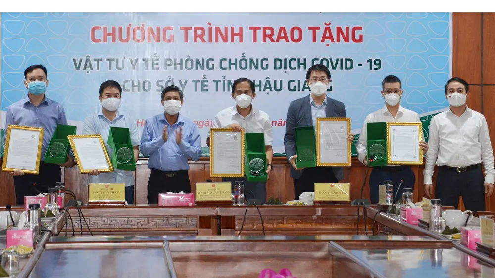 Trungnam Group hỗ trợ hơn 46 tỷ đồng phòng, chống dịch Covid-19. Ảnh: QUỐC HÙNG