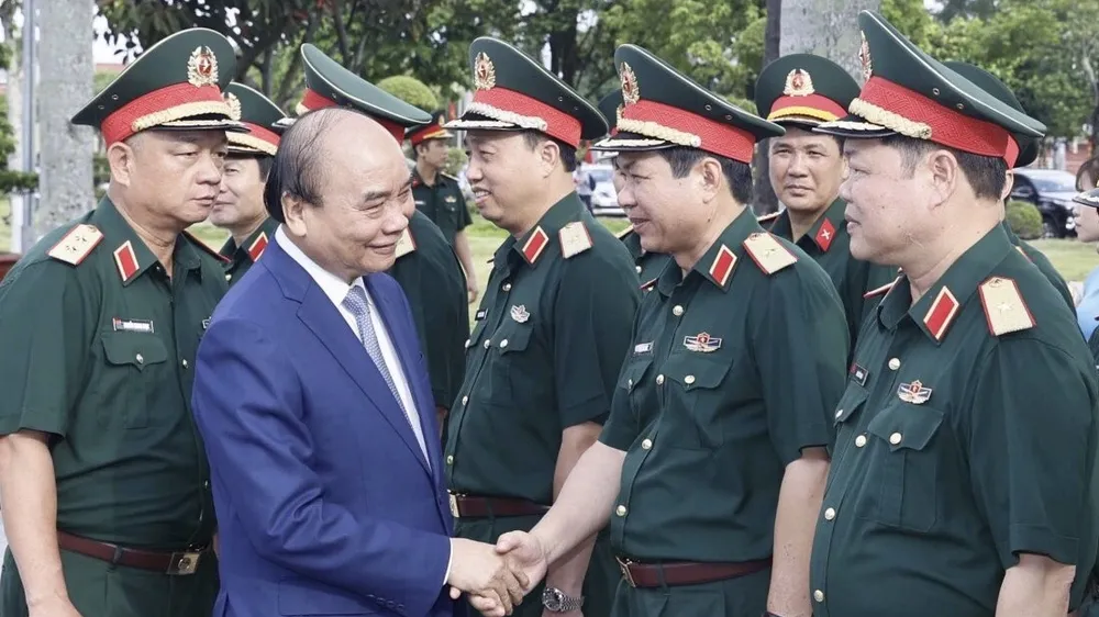 Giữ vững và tăng cường sự lãnh đạo trực tiếp, tuyệt đối về mọi mặt của Đảng đối với sự nghiệp bảo vệ Tổ quốc