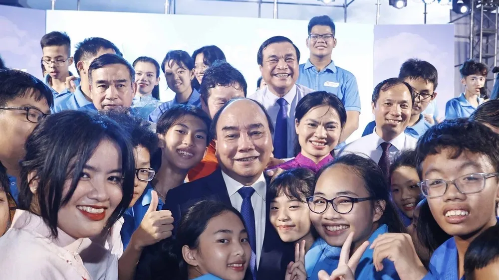 Chủ tịch nước dự ngày hội tựu trường của trẻ mồ côi do Covid-19