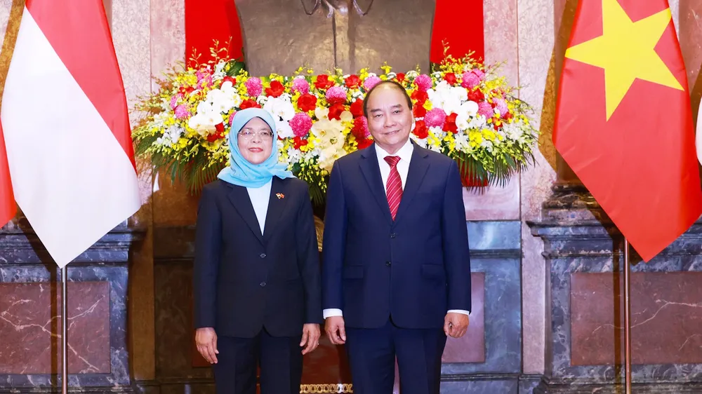 Chủ tịch nước Nguyễn Xuân Phúc chủ trì lễ đón Tổng thống Singapore Halimah Yacob