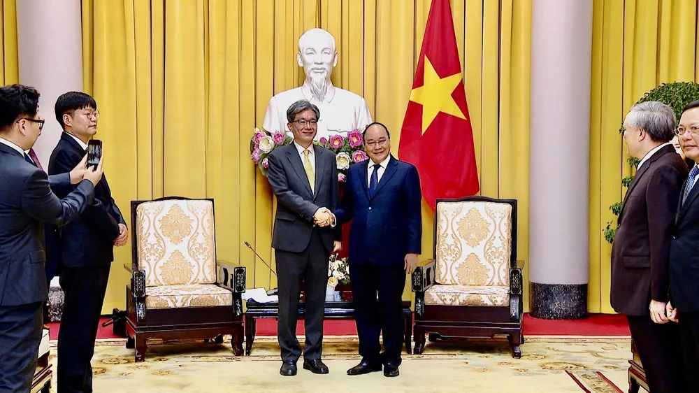 Chủ tịch nước Nguyễn Xuân Phúc tiếp Ngài Kim Sang-Hwan, Bộ trưởng Bộ Quản lý Tòa án quốc gia, Tòa án Tối cao Hàn Quốc