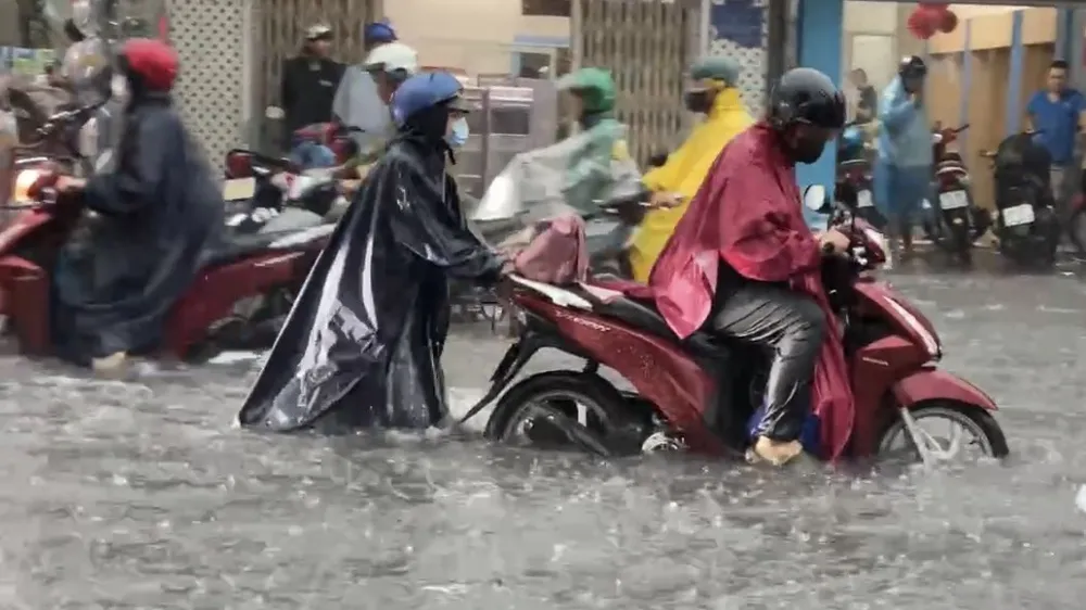 TPHCM mưa lớn trên diện rộng
