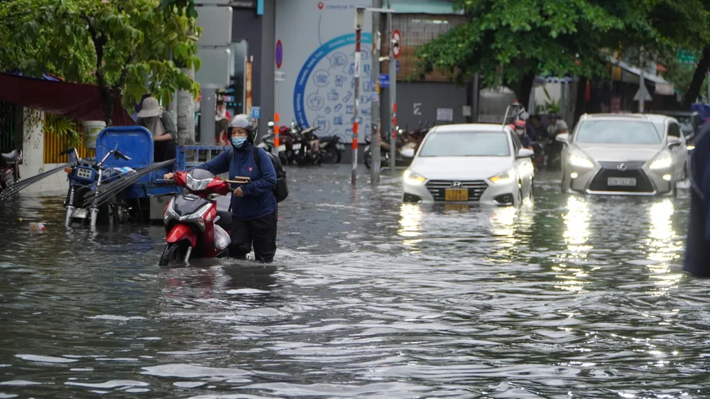Xử lý nghiêm các đơn vị thi công gây ngập đường
