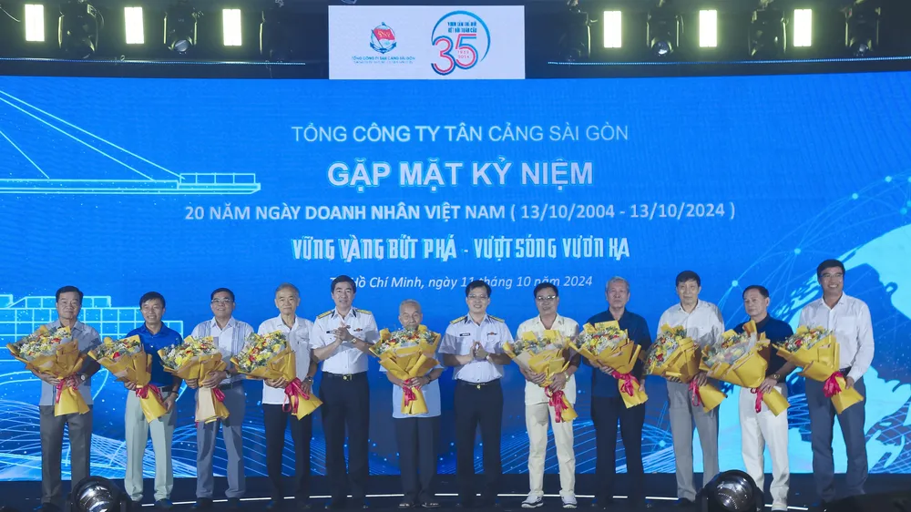 Tân cảng Sài Gòn quyên góp 7 tỷ đồng Quỹ phụng dưỡng suốt đời Mẹ Việt Nam anh hùng, thân nhân liệt sĩ và vì Trường Sa thân yêu