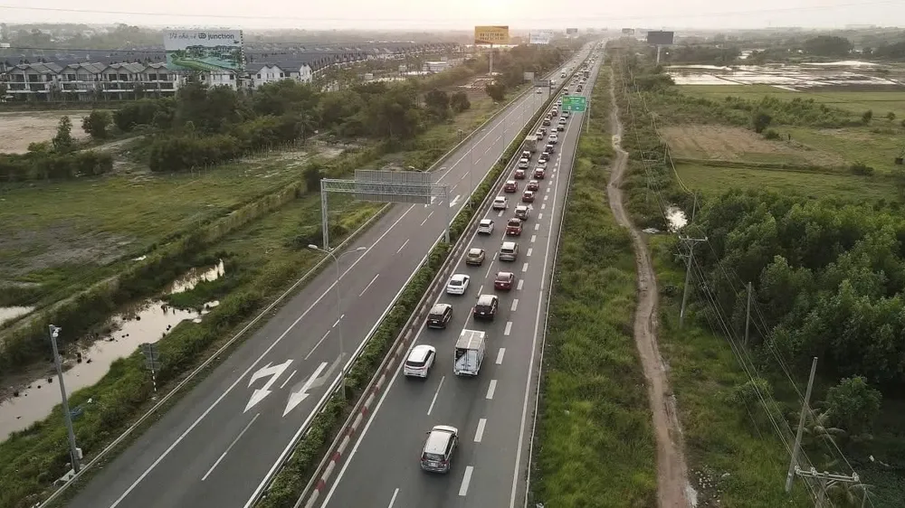 Mở rộng đường cao tốc TPHCM - Long Thành lên 8-10 làn xe