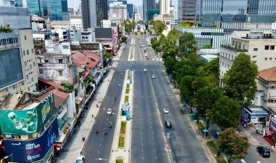 TPHCM: Thi công chỉnh trang đường Lê Lợi