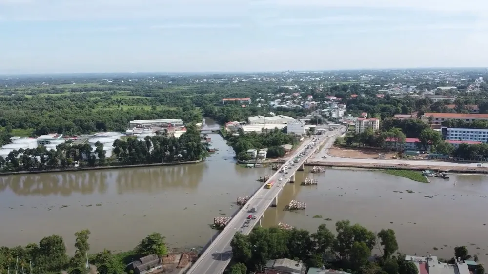 Khẩn trương khắc phục hư hỏng cầu Phú Cường