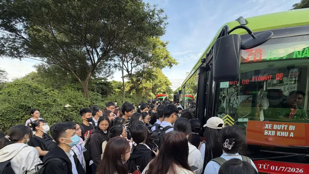 Tin vui cho sinh viên Đại học Quốc gia TPHCM đi học bằng xe buýt