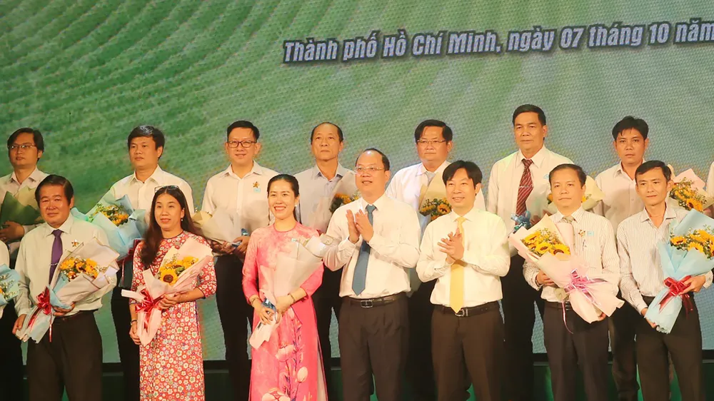 Tạo mọi điều kiện để nông dân phát triển sản xuất, kinh doanh