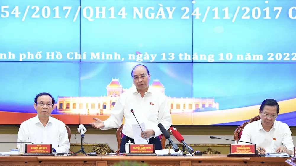 Chủ tịch nước Nguyễn Xuân Phúc phát biểu trong buổi làm việc với TPHCM. Ảnh: VIỆT DŨNG