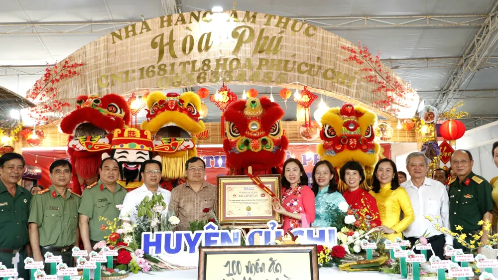 Củ Chi lập kỷ lục với 100 món ăn chế biến từ khoai mì