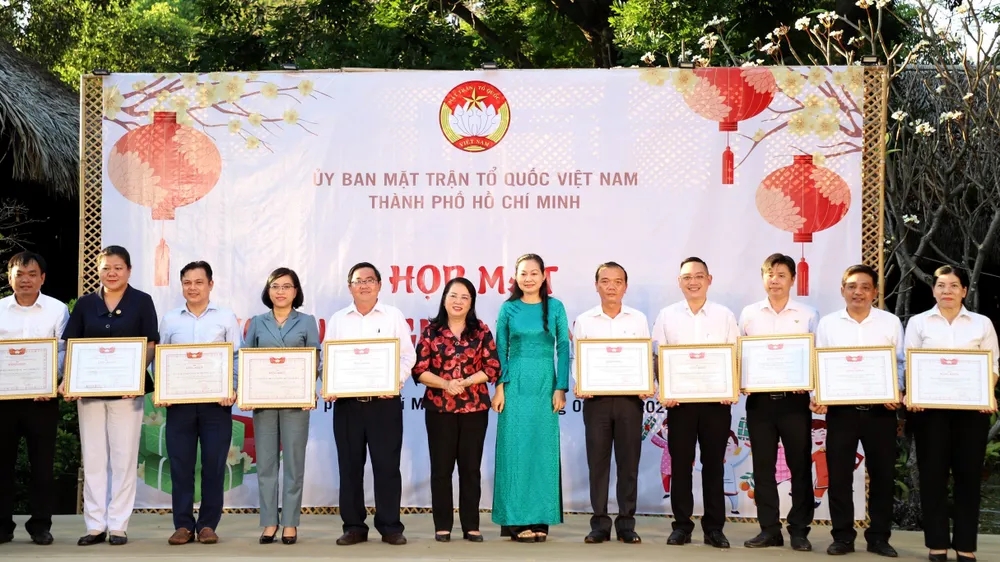 Sinh viên Lào, Campuchia hạnh phúc với gia đình thứ 2 tại TPHCM