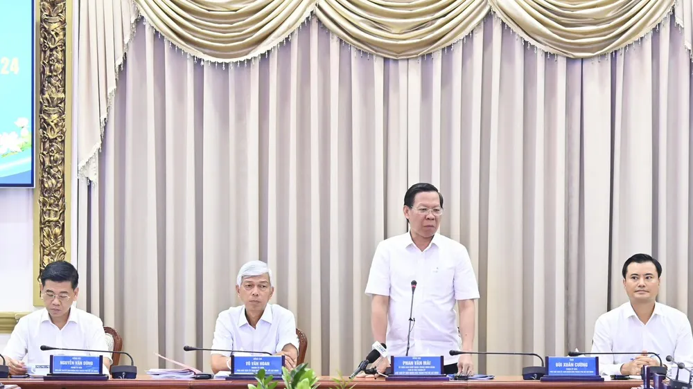 Chủ tịch UBND TPHCM Phan Văn Mãi cùng các Phó Chủ tịch UBND TPHCM 