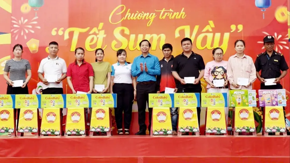 TPHCM nghiêm cấm dùng công quỹ biếu, tặng quà tết cho lãnh đạo