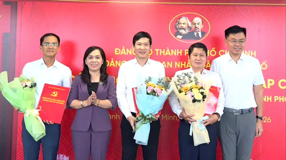 Thành lập Chi bộ cơ sở Cơ quan điều hành Trung tâm Tài chính quốc tế tại TPHCM