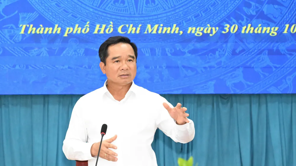 Chủ tịch UBND TPHCM Nguyễn Văn Được phát biểu tại buổi làm việc. Ảnh: VIỆT DŨNG