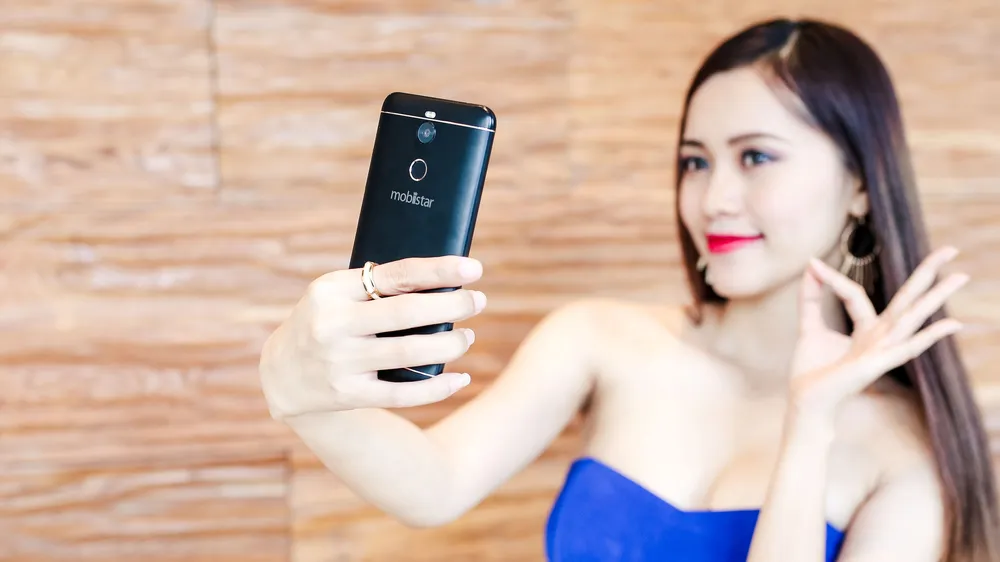 Mobiistar với hai sản phẩm “tự sướng” trước sau như một