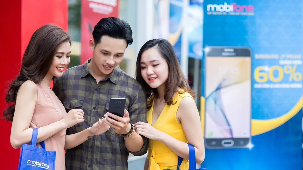 Bán điện thoại kèm gói cước đang là lợi thế của nhà mạng
