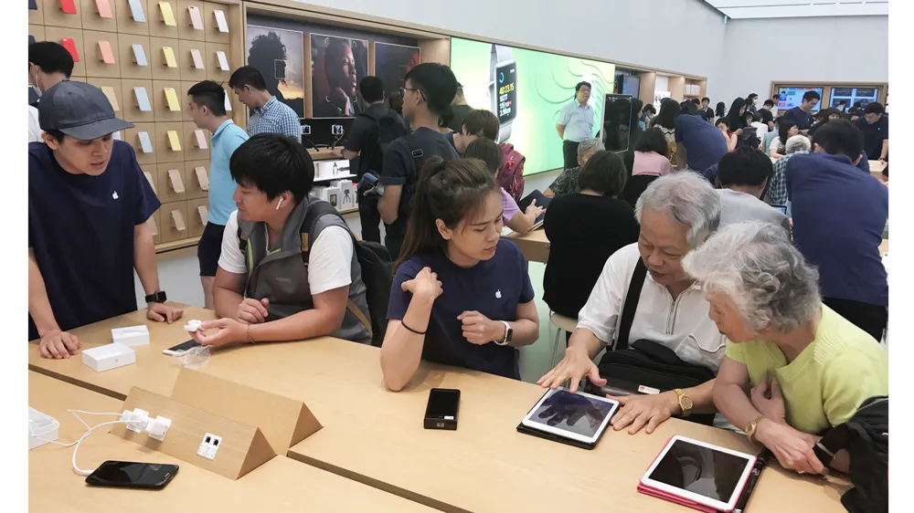 Sang trọng và gần gũi ở cửa hàng chính hãng Apple