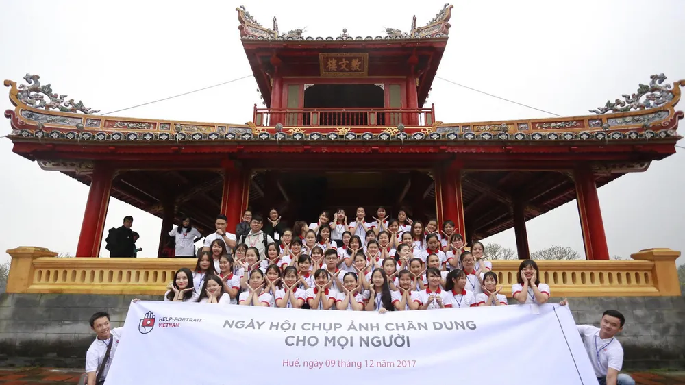 Các thành viên của Help-Portrait Việt Nam tại Huế