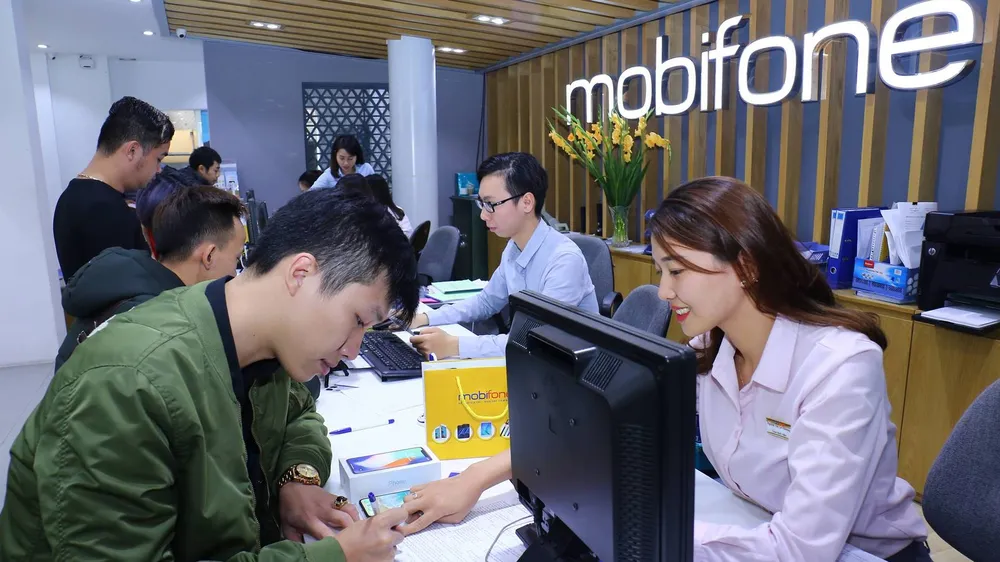 MobiFone bán iPhone X cùng gói cước