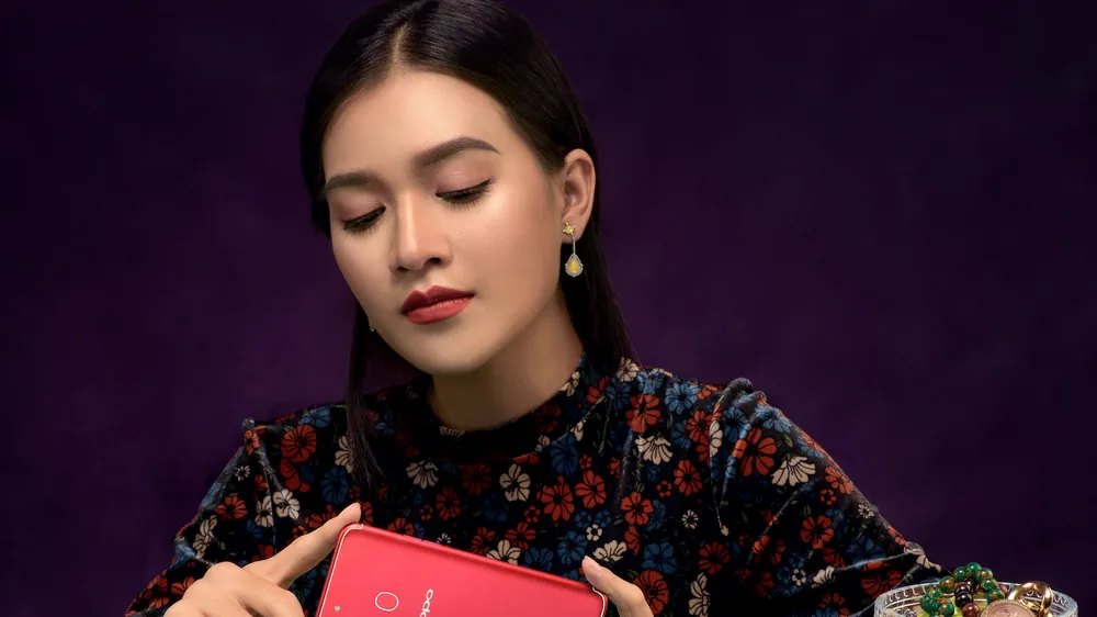 OPPO F5 phiên bản đỏ quyến rũ 