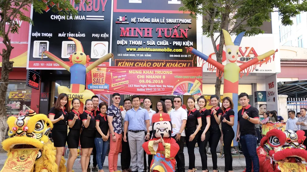 Minh Tuấn Mobile ngày khai trương cửa hàng ở Đà Nẵng
