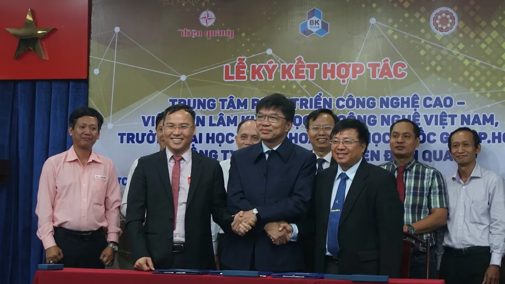 Lễ ký kết thực hiện dự án