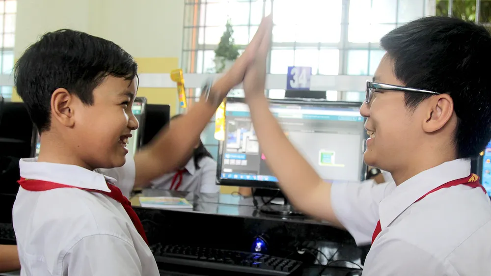 Học sinh học tập và tìm hiểu về Khoa học máy tính
