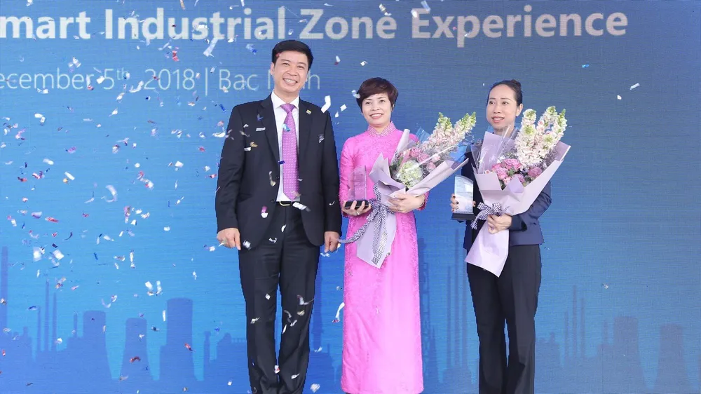 Đại diện Microsoft Việt Nam, SAIGONTEL và Tech Data 