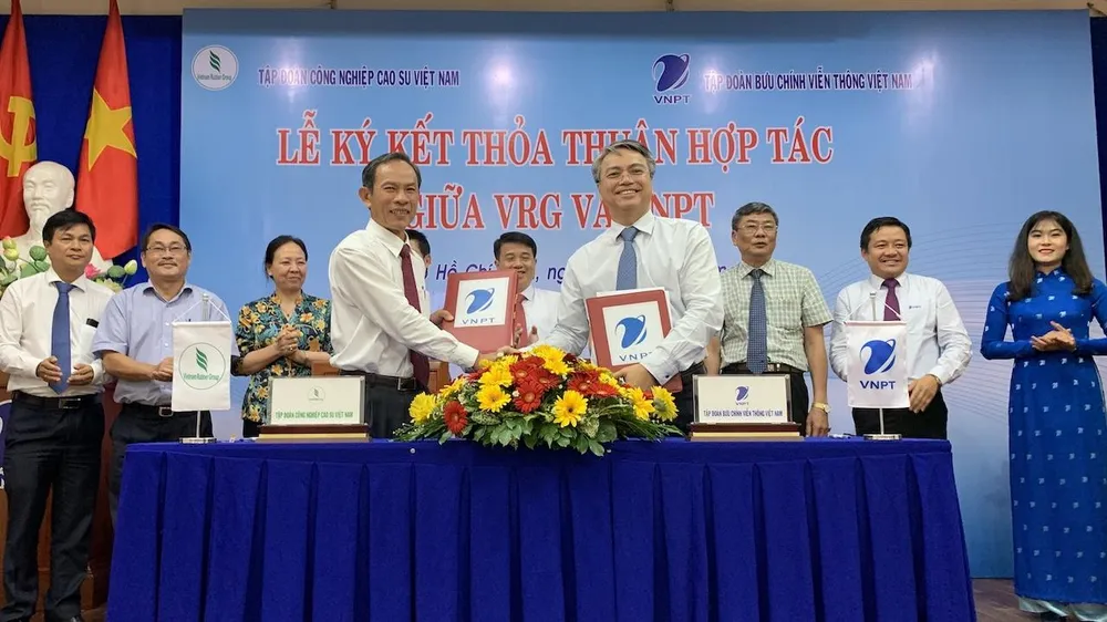 Tập đoàn cao su VN và VNPT ký kết hợp tác