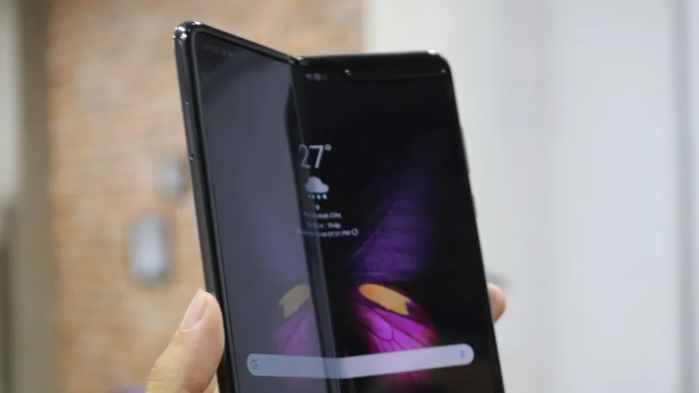 Galaxy Fold phiên bản thương mại đầu tiên tại Viêt Nam