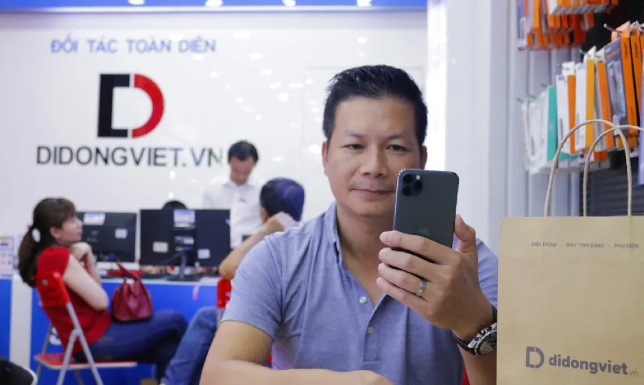 iPhone 11 Pro Max màu midnight green là lựa chọn của Shark Phạm Thanh Hưng