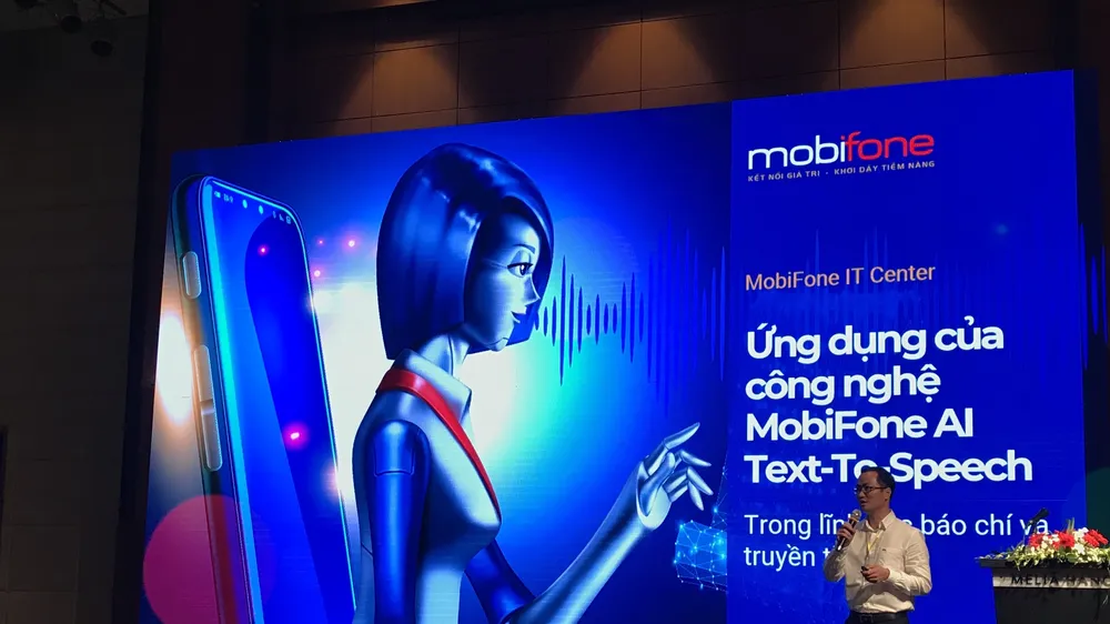 Đại diện MobiFone, ông Đặng Triều Dương giới thiệu công nghệ của MobiFone