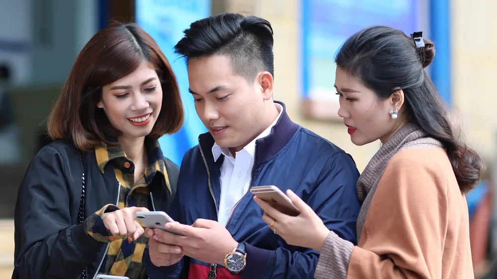 Để đăng ký gói Data Roaming VinaPhone, khách hàng soạn tin DK (Tên gói) gửi 9123 