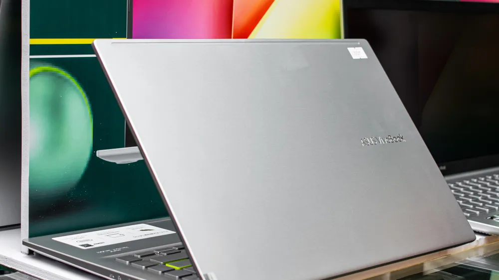 FPT Shop mở bán ASUS VivoBook 14 với mức giá 15.5 triệu đồng 