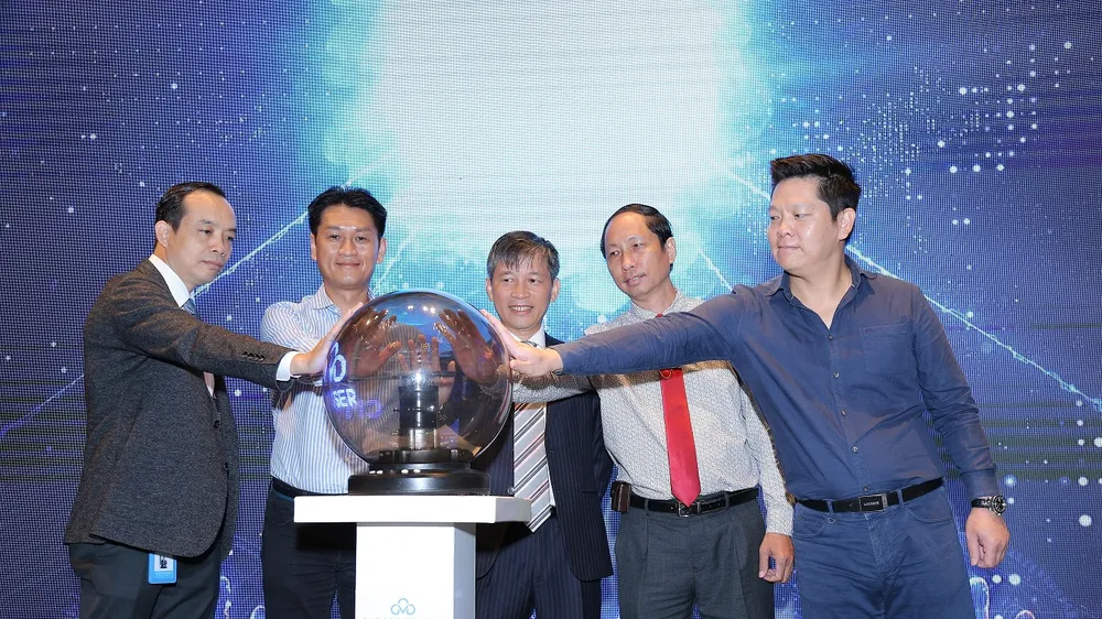 Các đại biểu tại lễ ra mắt dịch vụ Ủy quyền Giám sát An ninh mạng