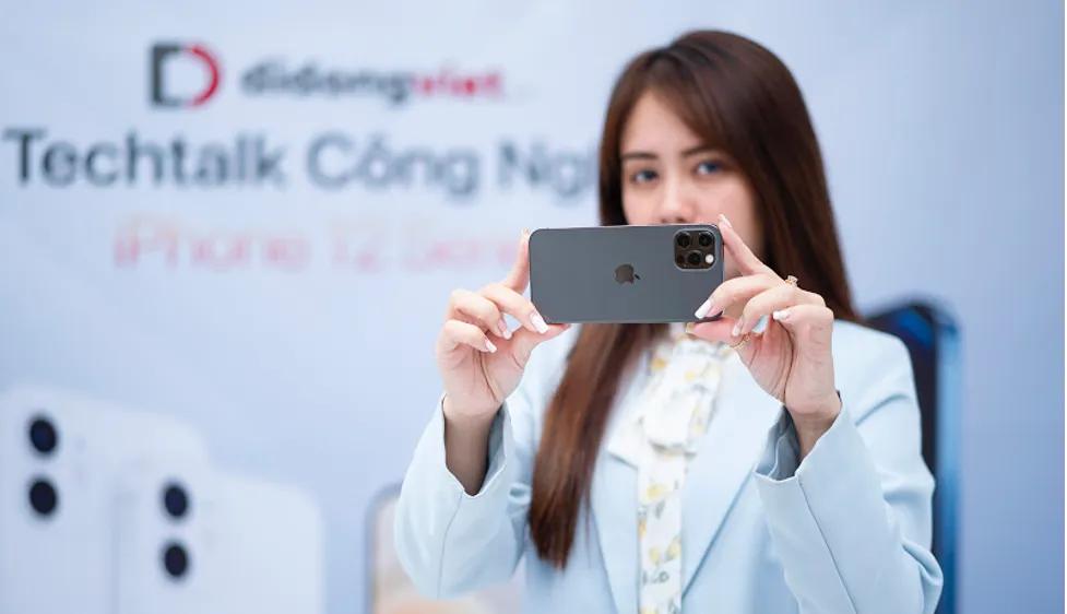 Giá iPhone 12 tại Di Động Việt đang “phá đảo” thị trường điện thoại mùa tết