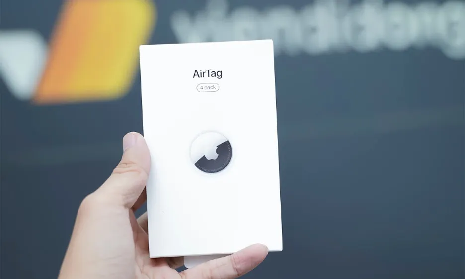 Người dùng Việt Nam đã cầm Apple AirTag trên tay