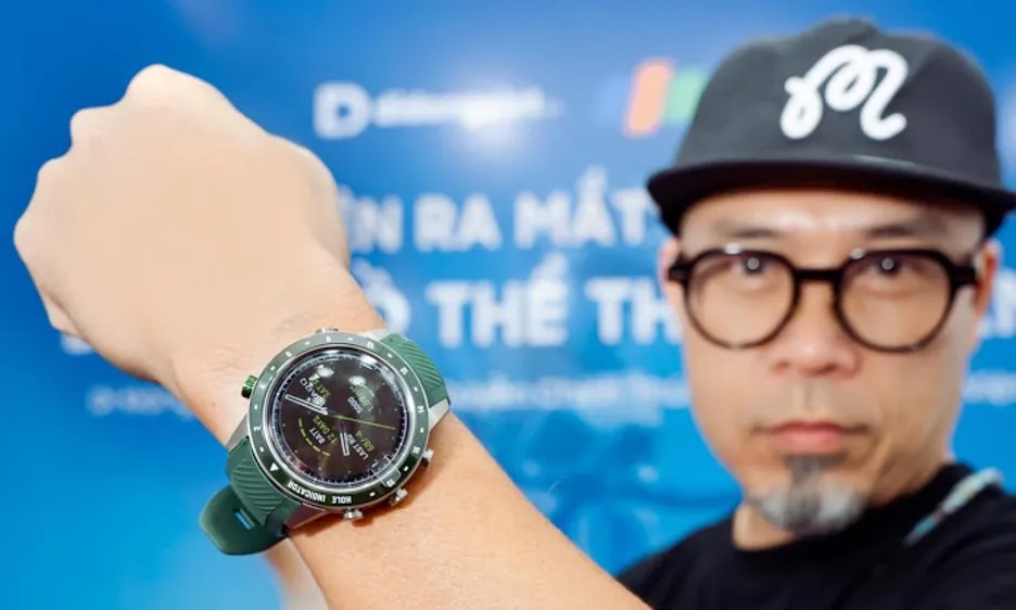 Nhạc sĩ Huy Tuấn đã chọn Garmin MARQ Golfer tại Di Động Việt