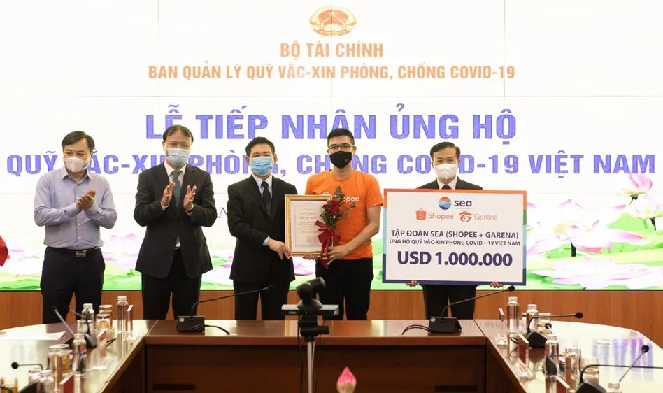Shopee và Garena Việt Nam chung tay ủng hộ Quỹ vaccine phòng Covid-19