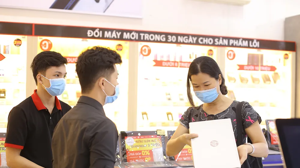 FPT Shop đứng đầu thị trường bán lẻ laptop